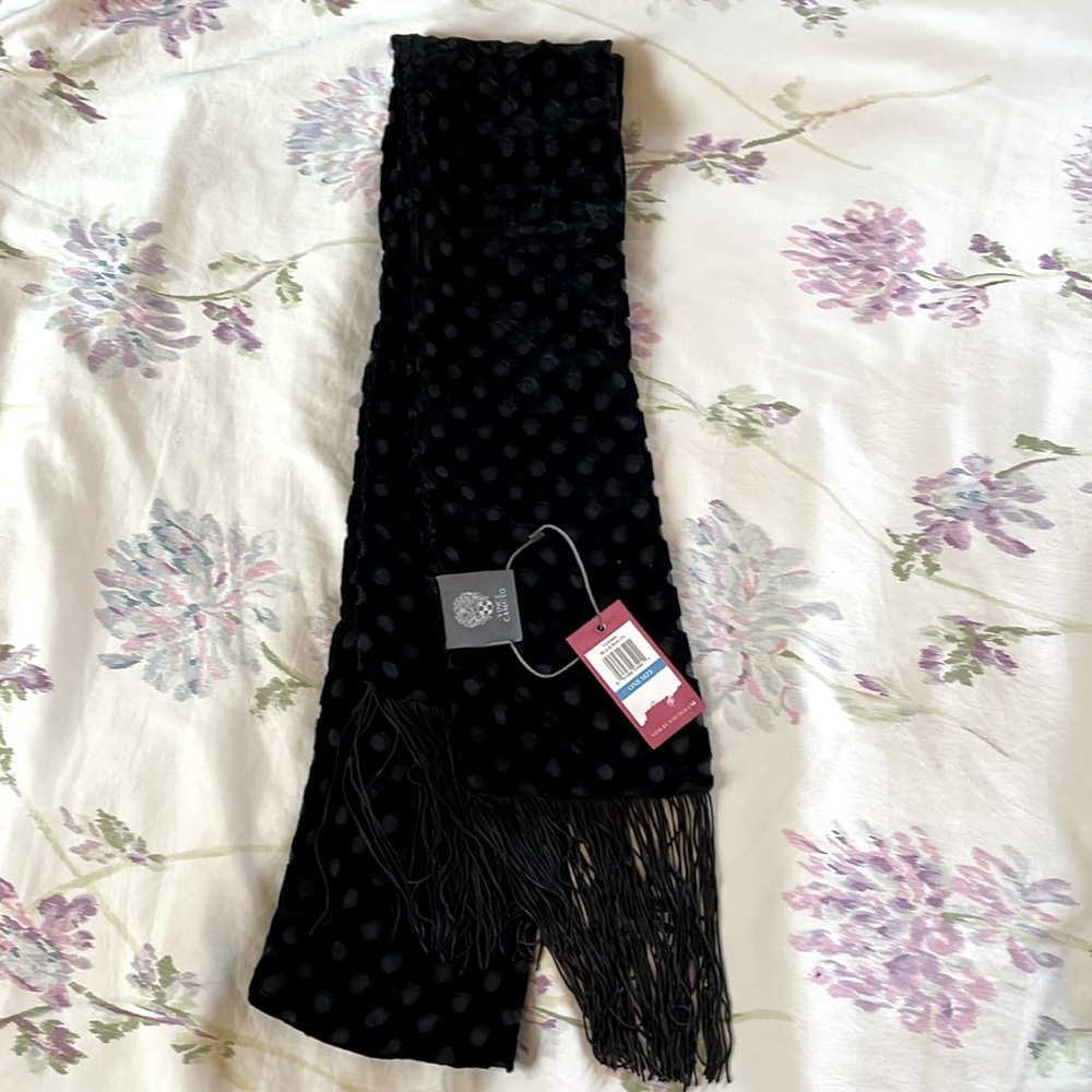 Vince Camuto black velvet scarf 90s inspired